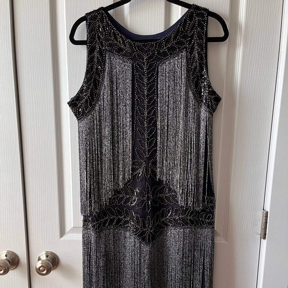 Women’s L 1920’s Flapper Costume and Accessories